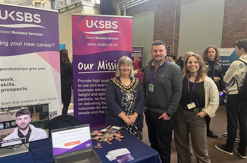 Apprentfest 2026 Team With Mayor